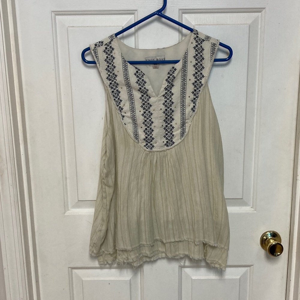 3/$20 bundle and save 
Knox rose Cream and Black Embroidered Blouse